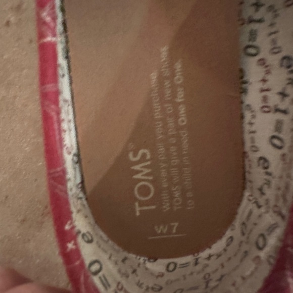 TOMS Red Canvas Geometry Classics - Picture 3 of 4